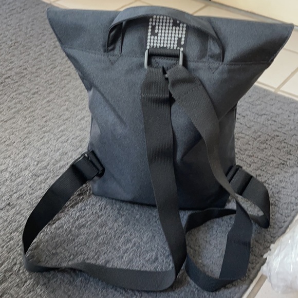 Mercedes Benz canVas backpack - Picture 3 of 6